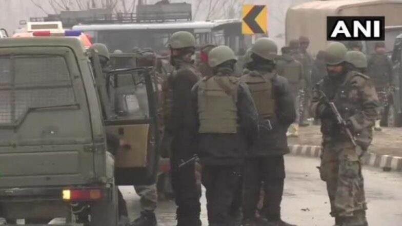 Pulwama Terror Attack: सहा महिन्यांपूर्वी कराची येथे रचला हल्ल्याचा कट; दहशतवादी हाफिज सईद याने दिली होती धमकी Pulwama Terror Attack: सहा महिन्यांपूर्वी कराची येथे रचला हल्ल्याचा कट; दहशतवादी हाफिज सईद याने दिली होती धमकी