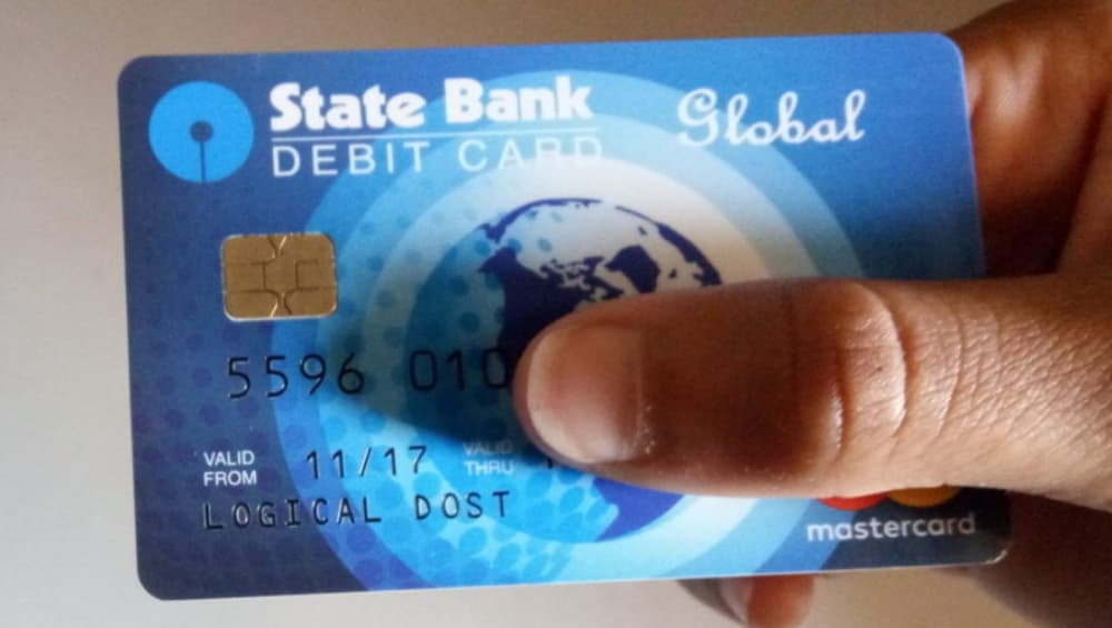 SBI चे ATM कार्ड अॅपच्या माध्यमातून On-Off द्वारे कंट्रोल करु शकता, तुमचे पैसे अधिक सुरक्षित राहणार SBI चे ATM कार्ड अॅपच्या माध्यमातून On-Off द्वारे कंट्रोल करु शकता, तुमचे पैसे अधिक सुरक्षित राहणार