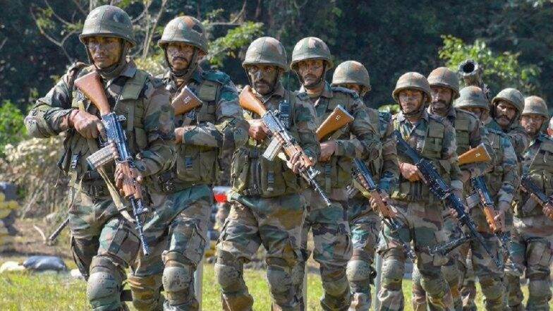 जम्मू कश्मीर: बारामूला येथील सोपोर परिसरात सुरु असलेल्या चकमकीत एका दहशतवाद्याचा खात्मा जम्मू कश्मीर: बारामूला येथील सोपोर परिसरात सुरु असलेल्या चकमकीत एका दहशतवाद्याचा खात्मा
