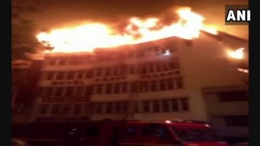 दिल्ली येथे अर्पित पॅलेस हॉटेलमध्ये भीषण आग, नऊ जणांचा मृत्यू
