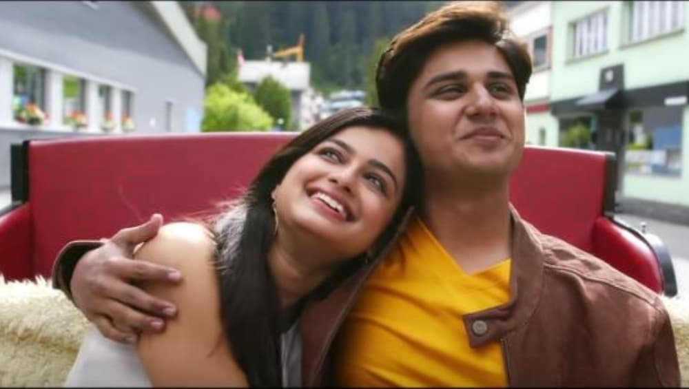 Ashi Hi Aashiqui Trailer: अभिनय बेर्डे, हेमल इंगळे यांचा रोमॅन्टिक सिनेमा 'अशी ही आशिकी'चा ट्रेलर,1 मार्चला सिनेमा येणार रसिकांच्या भेटीला Ashi Hi Aashiqui Trailer: अभिनय बेर्डे, हेमल इंगळे यांचा रोमॅन्टिक सिनेमा 'अशी ही आशिकी'चा ट्रेलर,1 मार्चला सिनेमा येणार रसिकांच्या भेटीला