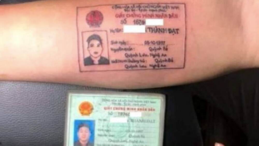 व्हिएतनाम मध्ये तरुणाने चक्क हातावर गोंदवला आय डी कार्ड टॅटू, कारण वाचून थक्क व्हाल व्हिएतनाम मध्ये तरुणाने चक्क हातावर गोंदवला आय डी कार्ड टॅटू, कारण वाचून थक्क व्हाल