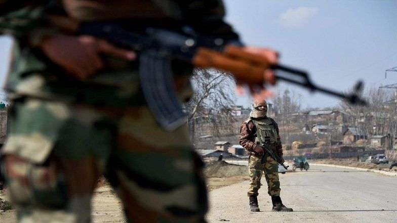 नाशिक:  देवळाली रेल्वेस्थानक उडवू देऊ या निनावीपत्रानंतर आज  संशयास्पद बॅग सापडल्याने खळबळ