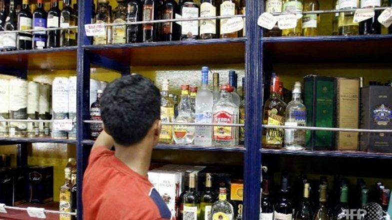 अमरावती मधील ग्रामीण भागात दारुची दुकाने सुरु केल्यानंतर एका दिवसात तब्बल 62 हजार लीटर दारुची विक्री
