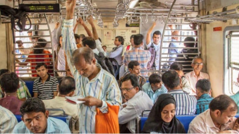 मुंबईतले 'मराठी'पण हरवतेय, 'हिंदी' भाषेचा सर्वत्र बोलबाला मुंबईतले 'मराठी'पण हरवतेय, 'हिंदी' भाषेचा सर्वत्र बोलबाला