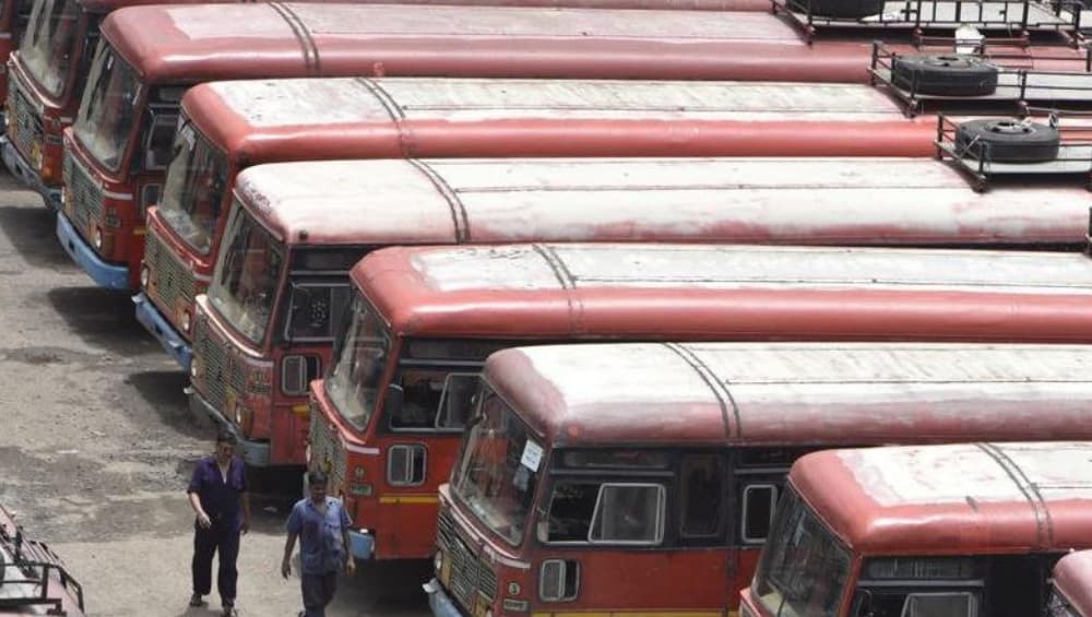 Ganpati Festival 2019 Special MSRTC Buses: कोकणात गणेश चतुर्थी निमित्त जाणार्या मुंबईकरांसाठी एस टी च्या 2200 विशेष बस; आरक्षण 27 जुलैपासून होणार सुरू Ganpati Festival 2019 Special MSRTC Buses: कोकणात गणेश चतुर्थी निमित्त जाणार्या मुंबईकरांसाठी एस टी च्या 2200 विशेष बस; आरक्षण 27 जुलैपासून होणार सुरू