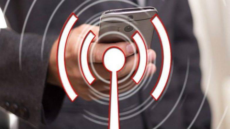 Wifi चा स्पीड वाढवण्यासाठी वापरा 'या' सोप्या ट्रिक्स Wifi चा स्पीड वाढवण्यासाठी वापरा 'या' सोप्या ट्रिक्स