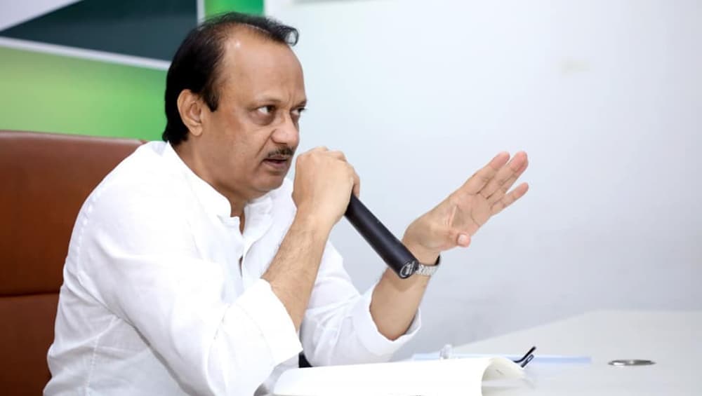 शांत बसा, नाहीतर तिकीटच कापतो बघा एकेकाचं: अजिंत पवार शांत बसा, नाहीतर तिकीटच कापतो बघा एकेकाचं: अजिंत पवार