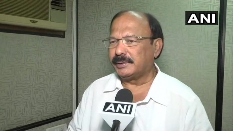 काँग्रेस आमदार कालिदास कोळंबकर म्हणतात, '..म्हणून बॅनरवर छापला मुख्यमंत्री देवेंद्र फडणवीस यांचा फोटो'