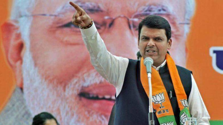 Devendra Fadnavis: वडिलांकडून राजकारणाचे बाळकडू मिळणाऱ्या Fadnavis यांचा मुख्यमंत्री पदापर्यंत 'असा' आहे राजकारणातील प्रवास; वाचा सविस्तर Devendra Fadnavis: वडिलांकडून राजकारणाचे बाळकडू मिळणाऱ्या Fadnavis यांचा मुख्यमंत्री पदापर्यंत 'असा' आहे राजकारणातील प्रवास; वाचा सविस्तर