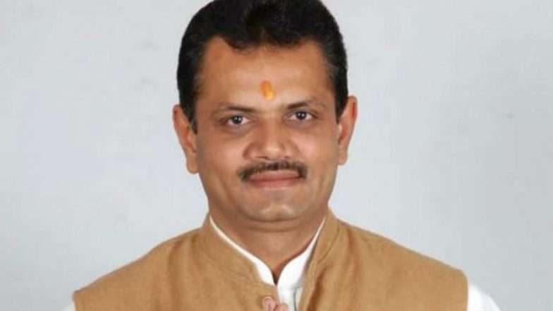 भाजप प्रदेश अध्यक्षाचा मुलगा ‘कॉपीबहाद्दर’; सापडल्या तब्बल 27 चिठ्ठ्या भाजप प्रदेश अध्यक्षाचा मुलगा ‘कॉपीबहाद्दर’; सापडल्या तब्बल 27 चिठ्ठ्या