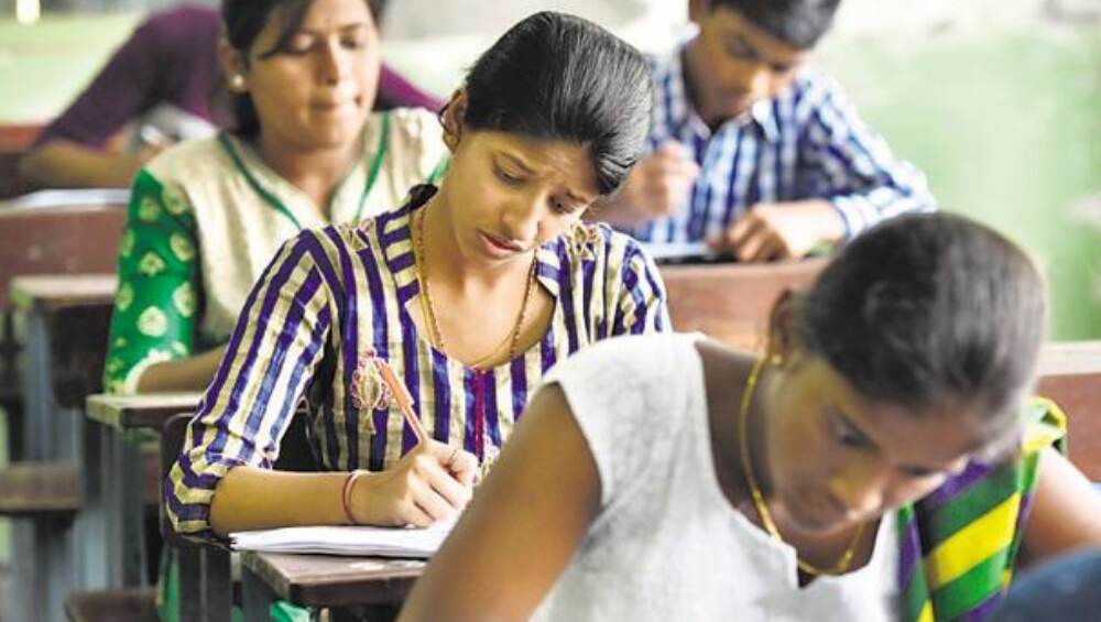 दिल्लीत नागरिकत्व संशोधन कायद्याच्या विरोधातील आंदोलनामुळे CBSE ची परीक्षा रद्द, जाहीर केले नवे वेळापत्रक दिल्लीत नागरिकत्व संशोधन कायद्याच्या विरोधातील आंदोलनामुळे CBSE ची परीक्षा रद्द, जाहीर केले नवे वेळापत्रक