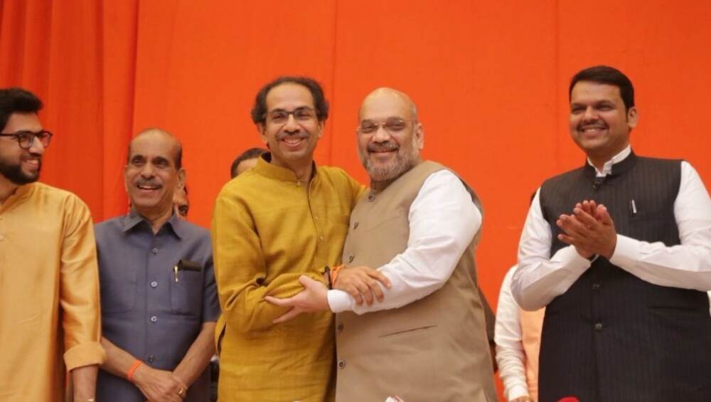 आगामी विधानसभा निवडणूकीसाठी जागा वाटपाचा फॉर्म्युला देवेंद्र फडणवीस आणि अमित शहा यांच्यासोबत बोलून ठरवणार- उद्धव ठाकरे आगामी विधानसभा निवडणूकीसाठी जागा वाटपाचा फॉर्म्युला देवेंद्र फडणवीस आणि अमित शहा यांच्यासोबत बोलून ठरवणार- उद्धव ठाकरे