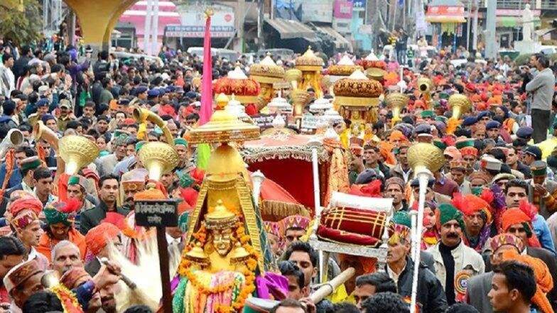 Maha Shivratri 2019: भारतातील या '6' भव्य शिवमंदिरात 'महाशिवरात्री'चा उत्सव असतो खास Maha Shivratri 2019: भारतातील या '6' भव्य शिवमंदिरात 'महाशिवरात्री'चा उत्सव असतो खास