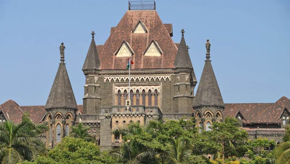 मुंबई हायकोर्टात महाराष्ट्रातील महापुराविरोधात याचिका दाखल मुंबई हायकोर्टात महाराष्ट्रातील महापुराविरोधात याचिका दाखल