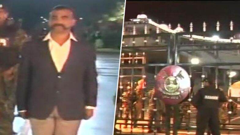 भारतीय वायुसेना विंग कमांडर अभिमान वर्धपान पाकिस्तान मधून अटारी वाघा बॉर्डरमार्गे मायदेशात सुखरुप परतले, पाहा फोटो आणि व्हिडिओ भारतीय वायुसेना विंग कमांडर अभिमान वर्धपान पाकिस्तान मधून अटारी वाघा बॉर्डरमार्गे मायदेशात सुखरुप परतले, पाहा फोटो आणि व्हिडिओ