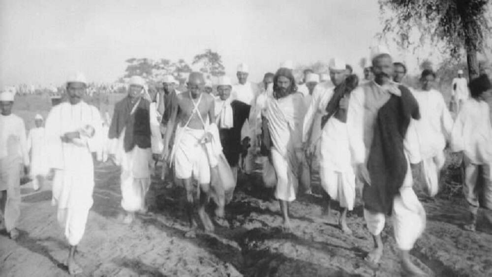 Dandi March 89th Anniversary: दांडी यात्रेच्या 89 वर्धापनदिनानिमित्त नरेंद्र मोदी आणि काँग्रेसकडून महात्मा गांधी यांना ट्विटवरुन मानवंदना Dandi March 89th Anniversary: दांडी यात्रेच्या 89 वर्धापनदिनानिमित्त नरेंद्र मोदी आणि काँग्रेसकडून महात्मा गांधी यांना ट्विटवरुन मानवंदना