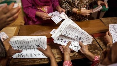 Lok Sabha Election 2019: NRI ऑनलाईन वोटिंगच्या माध्यमातून मतदानाचा हक्क बजावू शकतात यावर EC ने केला खुलासा, WhatsApp वर फेक न्यूज