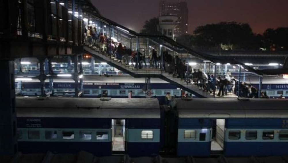 भारतीय रेल्वेचे प्रवाशांना गिफ्ट, लाईव्ह बातम्या आणि मनोरंजनासाठी सुरु करणार हटके ऍप भारतीय रेल्वेचे प्रवाशांना गिफ्ट, लाईव्ह बातम्या आणि मनोरंजनासाठी सुरु करणार हटके ऍप