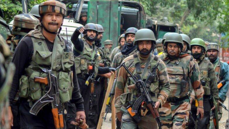 जम्मू-काश्मिर: पुलवामा हल्ल्याचा मास्टरमाइंड मुद्दसिर ह्याला कंठस्नान घालण्यात भारतीय जवानांना यश जम्मू-काश्मिर: पुलवामा हल्ल्याचा मास्टरमाइंड मुद्दसिर ह्याला कंठस्नान घालण्यात भारतीय जवानांना यश