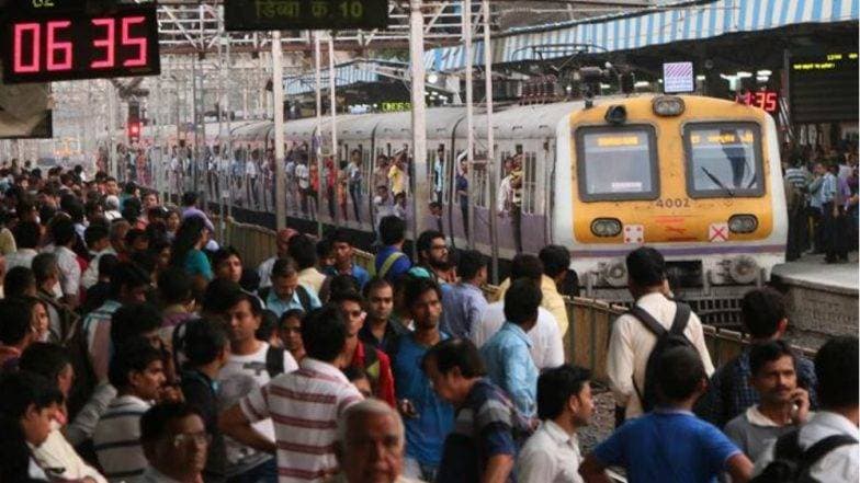 मुंबई: मध्य रेल्वेची वाहतूक कोलमडली; विठ्ठलवाडी ते कल्याण स्थानकादरम्यान तांत्रिक दोष मुंबई: मध्य रेल्वेची वाहतूक कोलमडली; विठ्ठलवाडी ते कल्याण स्थानकादरम्यान तांत्रिक दोष