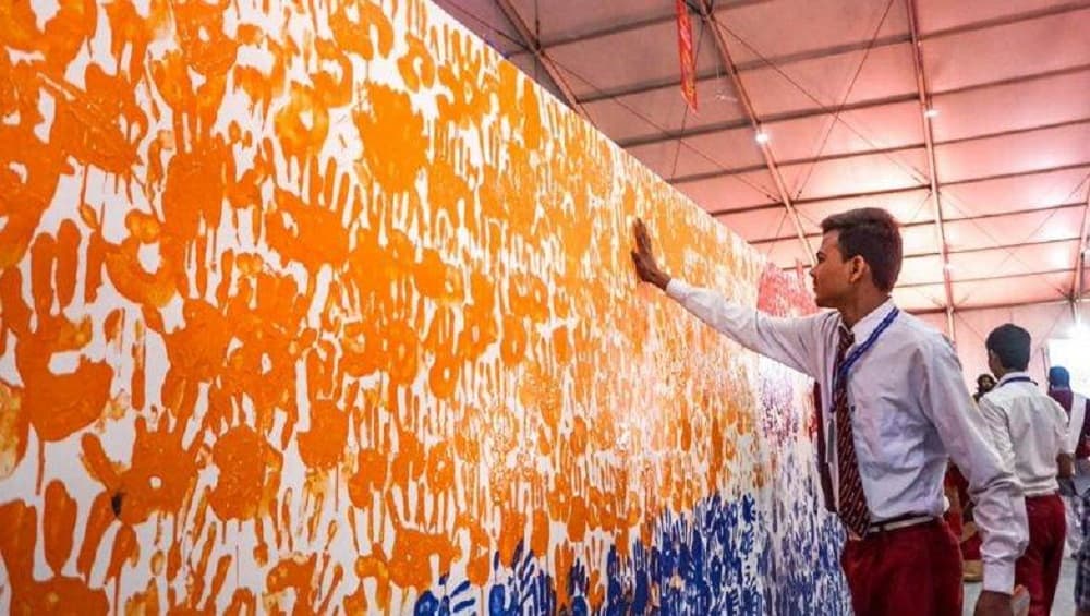 Kumbh Mela 2019: सर्वात मोठ्या गर्दीचे व्यवस्थापन आणि स्वच्छता अभियान यासाठी कुंभमेळ्याची 'गिनीज बुक ऑफ वर्ल्ड रेकॉर्ड'मध्ये नोंद Kumbh Mela 2019: सर्वात मोठ्या गर्दीचे व्यवस्थापन आणि स्वच्छता अभियान यासाठी कुंभमेळ्याची 'गिनीज बुक ऑफ वर्ल्ड रेकॉर्ड'मध्ये नोंद