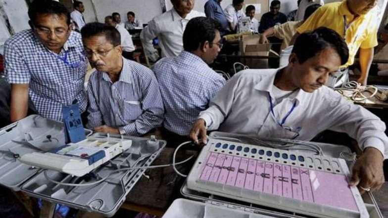 ईव्हीएम मशीन बिघडल्याची कोणाचीही तक्रार नाही, ही केवळ अफवा- निवडणूक आयोग ईव्हीएम मशीन बिघडल्याची कोणाचीही तक्रार नाही, ही केवळ अफवा- निवडणूक आयोग