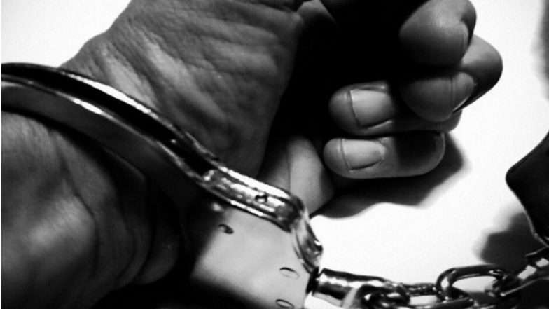 ठाणे: जय श्रीराम म्हणण्यासाठी मुस्लिम तरुणाला धमकावणाऱ्या तिघांना अटक ठाणे: जय श्रीराम म्हणण्यासाठी मुस्लिम तरुणाला धमकावणाऱ्या तिघांना अटक