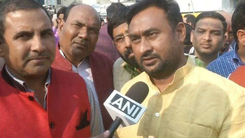 बुलंदशहर: भाजप उमेदवार भोला सिंग यांना नदैरकैदेत ठेवण्याचे आदेश; कोणत्याही मतदान केंद्रावर जाण्यासही बंदी बुलंदशहर: भाजप उमेदवार भोला सिंग यांना नदैरकैदेत ठेवण्याचे आदेश; कोणत्याही मतदान केंद्रावर जाण्यासही बंदी