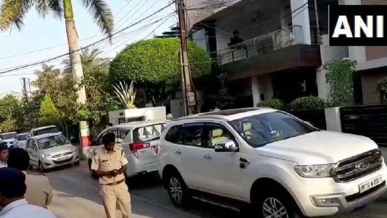 मध्य प्रदेशमध्ये खळबळ; आयकर विभागाचा मुख्यमंत्र्यांच्या सचिवांच्या घरावर छापा, 9 कोटी जप्त मध्य प्रदेशमध्ये खळबळ; आयकर विभागाचा मुख्यमंत्र्यांच्या सचिवांच्या घरावर छापा, 9 कोटी जप्त