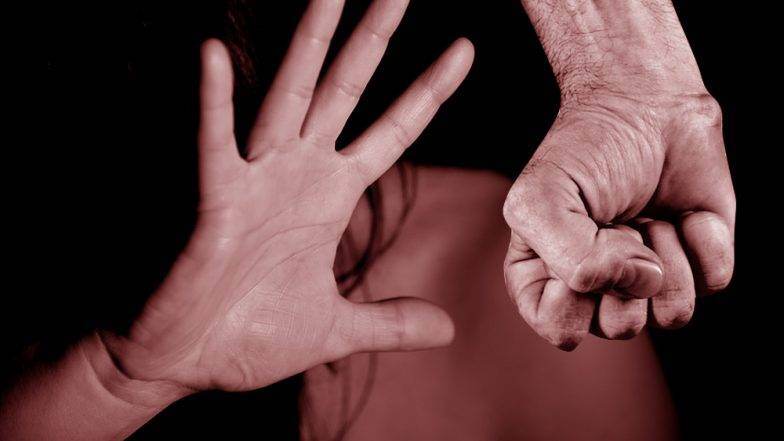 Pollachi Sex Scandal: 50 पेक्षाही अधिक मुलींचे अश्लिल व्हिडिओ; CBI कडून तपास सुरु Pollachi Sex Scandal: 50 पेक्षाही अधिक मुलींचे अश्लिल व्हिडिओ; CBI कडून तपास सुरु
