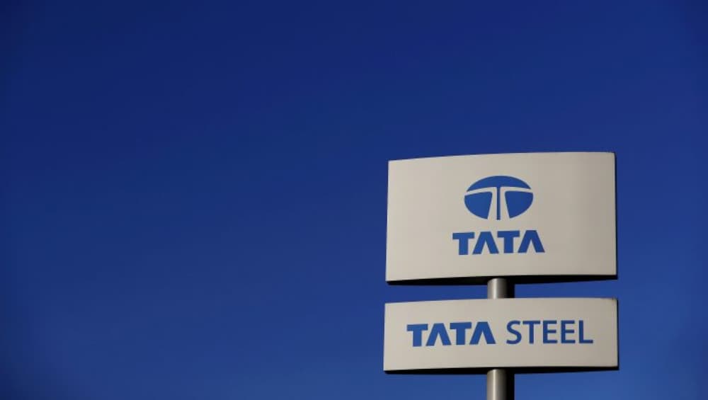 TATA Steelworks Plant मध्ये स्फोट, 2 जखमी; इंग्लंड देशातील Port Talbot येथील घटना TATA Steelworks Plant मध्ये स्फोट, 2 जखमी; इंग्लंड देशातील Port Talbot येथील घटना
