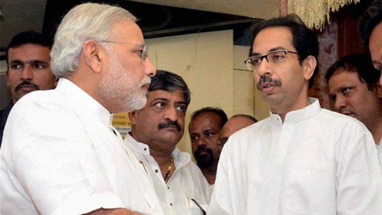 मुख्यमंत्री Uddhav Thackeray यांचे पंतप्रधान Narendra Modi यांना पत्र; 25 वर्षापुढील सर्वांना कोरोनाची लस देण्याची केली विनंती