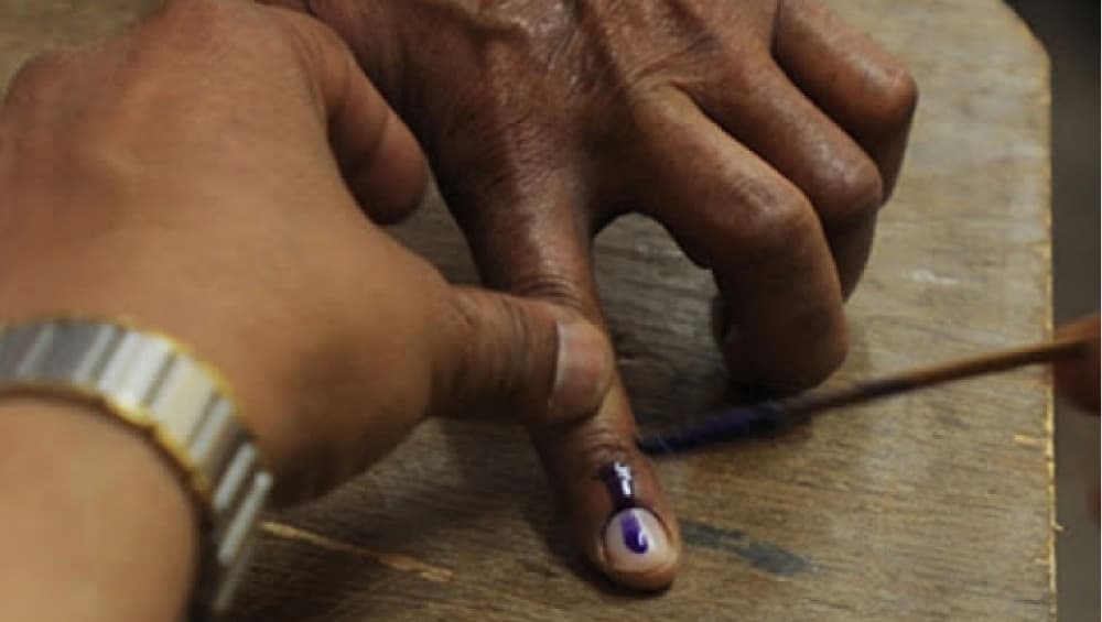 नागपूर, अकोला, वाशीम, धुळे आणि नंदुरबार जिल्हा परिषद निवडणूक जाहीर; 7 जानेवारीला मतदान आणि 8 तारखेला मतमोजणी नागपूर, अकोला, वाशीम, धुळे आणि नंदुरबार जिल्हा परिषद निवडणूक जाहीर; 7 जानेवारीला मतदान आणि 8 तारखेला मतमोजणी