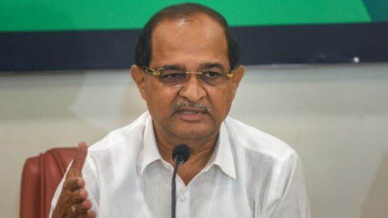 राधाकृष्ण विखे पाटील यांची शिवसेना पक्षाच्या मंचावर उपस्थिती, राजकीय चर्चांना उधाण राधाकृष्ण विखे पाटील यांची शिवसेना पक्षाच्या मंचावर उपस्थिती, राजकीय चर्चांना उधाण