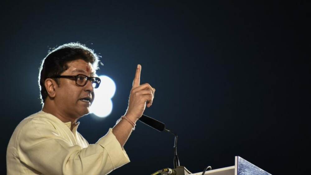 Loksabha Elections 2019: राज ठाकरेंचं ‘लाव रे तो व्हिडिओ' वाक्य नेटकऱ्यांच्या हिटलिस्टवर, पहा व्हायरल मिम्स Loksabha Elections 2019: राज ठाकरेंचं ‘लाव रे तो व्हिडिओ' वाक्य नेटकऱ्यांच्या हिटलिस्टवर, पहा व्हायरल मिम्स