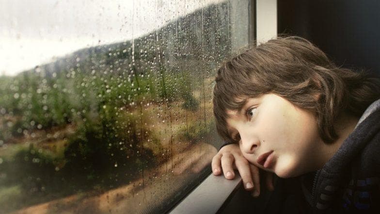World Autism Awareness Day: जाणून घ्या काय आहे ऑटिझम आजार, त्याची लक्षणे आणि उपाय World Autism Awareness Day: जाणून घ्या काय आहे ऑटिझम आजार, त्याची लक्षणे आणि उपाय