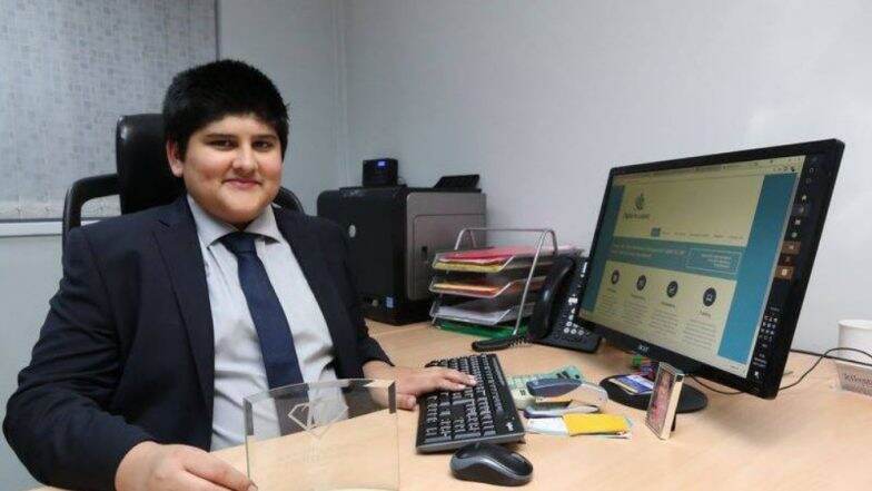लंडन: भारतीय वंशाचा अवघा 15 वर्षीय रणवीर सिंग साधू ब्रिटन मधील Youngest Accountant लंडन: भारतीय वंशाचा अवघा 15 वर्षीय रणवीर सिंग साधू ब्रिटन मधील Youngest Accountant