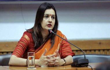 शिवसेनेच्या खासदार Priyanka Chaturvedi यांनी दिला Sansad TV च्या अँकर पदाचा राजीनामा; निलंबनाच्या कारवाईनंतर उचलले पाऊल