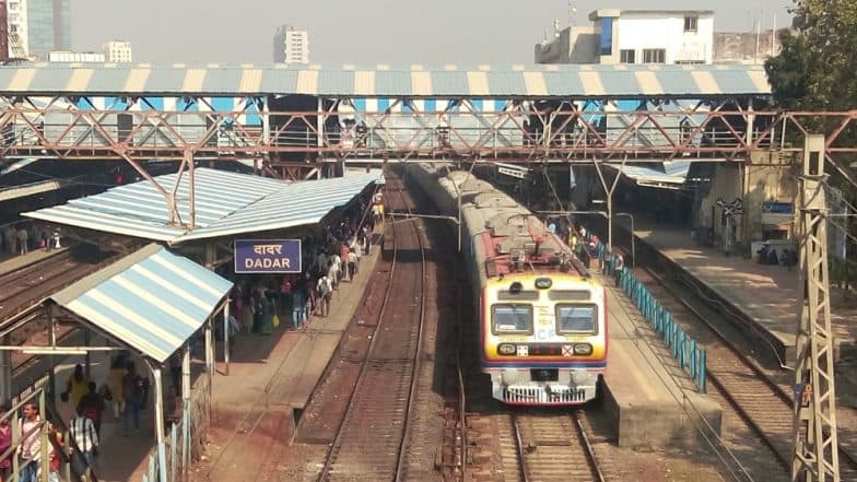 डोंबिवली-कोपर स्थानकादरम्यान लोकल मधून खाली पडून 26 वर्षीय तरुणाचा मृत्यू डोंबिवली-कोपर स्थानकादरम्यान लोकल मधून खाली पडून 26 वर्षीय तरुणाचा मृत्यू