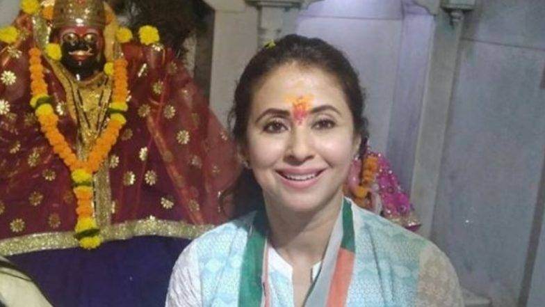 Lok Sabha Elections 2019: हिंदूंच्या भावना दुखावल्याचा उर्मिला मातोंडकर हिच्यावर आरोप; उर्मिलाने दिले सडेतोड उत्तर Lok Sabha Elections 2019: हिंदूंच्या भावना दुखावल्याचा उर्मिला मातोंडकर हिच्यावर आरोप; उर्मिलाने दिले सडेतोड उत्तर
