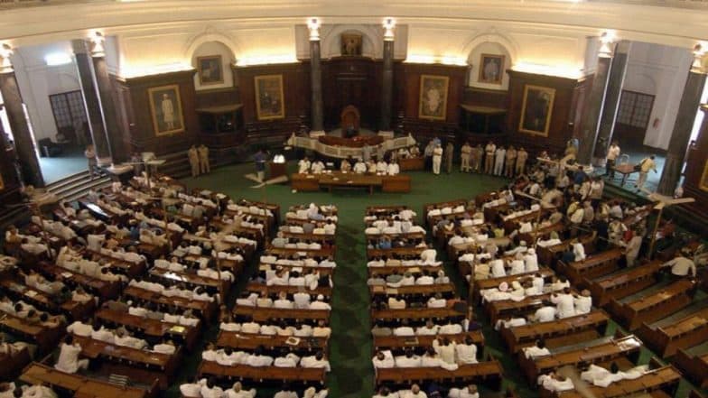 अबब! देशाचे पंतप्रधान, राष्ट्रपती आणि खासदारांना मिळतो इतका पगार; मिळणाऱ्या सुविधा पाहून डोळे होतील पांढरे अबब! देशाचे पंतप्रधान, राष्ट्रपती आणि खासदारांना मिळतो इतका पगार; मिळणाऱ्या सुविधा पाहून डोळे होतील पांढरे