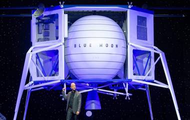 आता Amazon सुद्धा अंतराळ मोहिमेत सामील; Jeff Bezos यांनी सादर केले चंद्रावर झेपावणारे Moon Lander