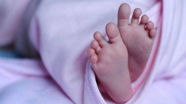 संतापजनक! पुण्यात चुकीचे उपचार दिल्याने गर्भवती महिला व नवजात अर्भकाचा मृत्यू; गुन्हा दाखल, डॉक्टर फरार संतापजनक! पुण्यात चुकीचे उपचार दिल्याने गर्भवती महिला व नवजात अर्भकाचा मृत्यू; गुन्हा दाखल, डॉक्टर फरार
