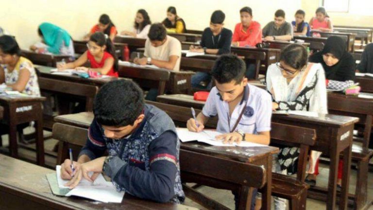 ICSE Board Exams 2021: 10वीच्या परीक्षा रद्द तर 12वी च्या परीक्षा स्थगित