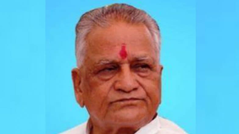 महाराष्ट्र विधानपरिषद पोटनिवडणूक 2019 : शिवाजी देशमुख यांच्या रिक्त जागेवर कोण मारणार बाजी? शिवसेना - भाजप युती की, काँग्रेस - राष्ट्रवादी आघाडी? महाराष्ट्र विधानपरिषद पोटनिवडणूक 2019 : शिवाजी देशमुख यांच्या रिक्त जागेवर कोण मारणार बाजी? शिवसेना - भाजप युती की, काँग्रेस - राष्ट्रवादी आघाडी?