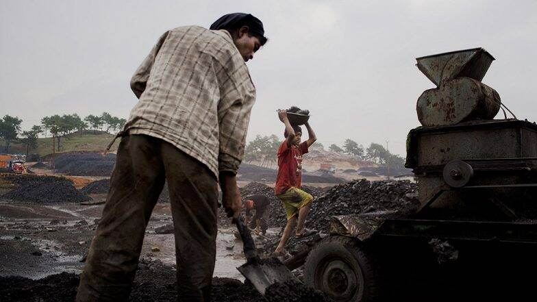 भारतात एप्रिलमध्ये बेरोजगारी दरात कमालीची वाढ; ऑक्टोबर 2016 नंतरचा हा सर्वाधिक दर भारतात एप्रिलमध्ये बेरोजगारी दरात कमालीची वाढ; ऑक्टोबर 2016 नंतरचा हा सर्वाधिक दर