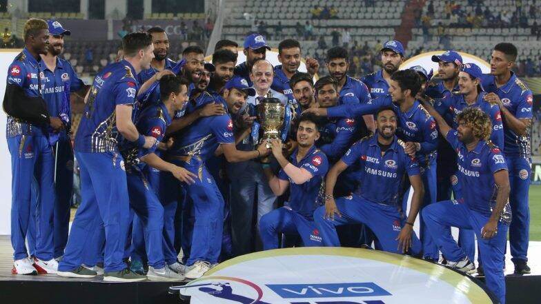IPL 2019 चे विजेतेपद पटकवल्यानंतर मुंबई इंडियन्स संघाची सेलिब्रेशन सफर; पहा फोटोज, व्हिडिओज IPL 2019 चे विजेतेपद पटकवल्यानंतर मुंबई इंडियन्स संघाची सेलिब्रेशन सफर; पहा फोटोज, व्हिडिओज