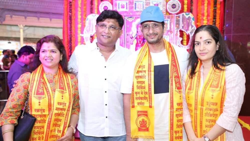केदार शिंदे दिग्दर्शित 'वाजले कि बारा!' या नावाने 'द प्ले दॅट गोज राँग' आता मराठीत केदार शिंदे दिग्दर्शित 'वाजले कि बारा!' या नावाने 'द प्ले दॅट गोज राँग' आता मराठीत