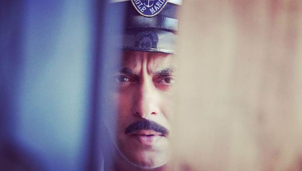 'भारत' चित्रपटातील सलमानचा आणखी एक हटके लूक आऊट, चित्रपटाच्या दिग्दर्शकाने सोशल मिडियावर शेअर केला फोटो 'भारत' चित्रपटातील सलमानचा आणखी एक हटके लूक आऊट, चित्रपटाच्या दिग्दर्शकाने सोशल मिडियावर शेअर केला फोटो